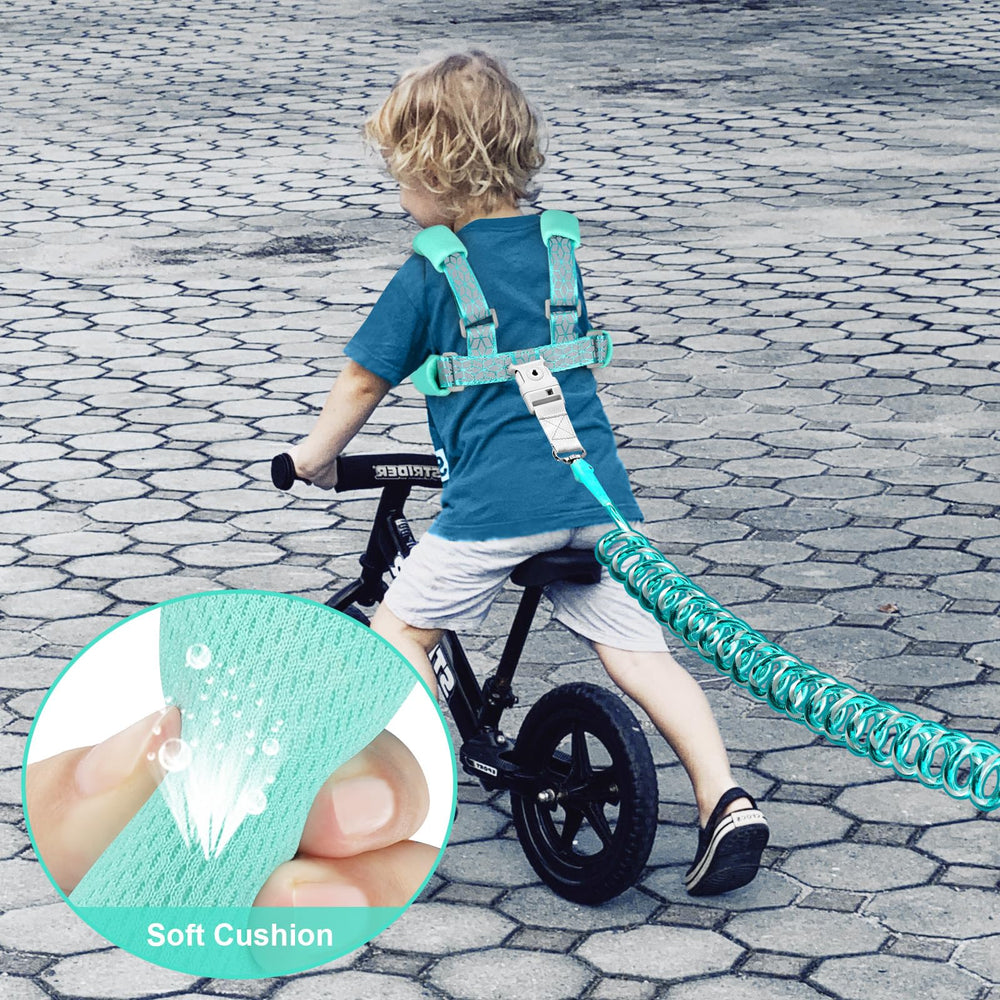 Accmor toddler harness leash with 360-swivel-design allows free movement and reduces tangling.