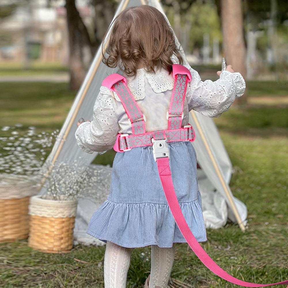 Accmor reflective belt design boosts visibility for safer night-time outings.