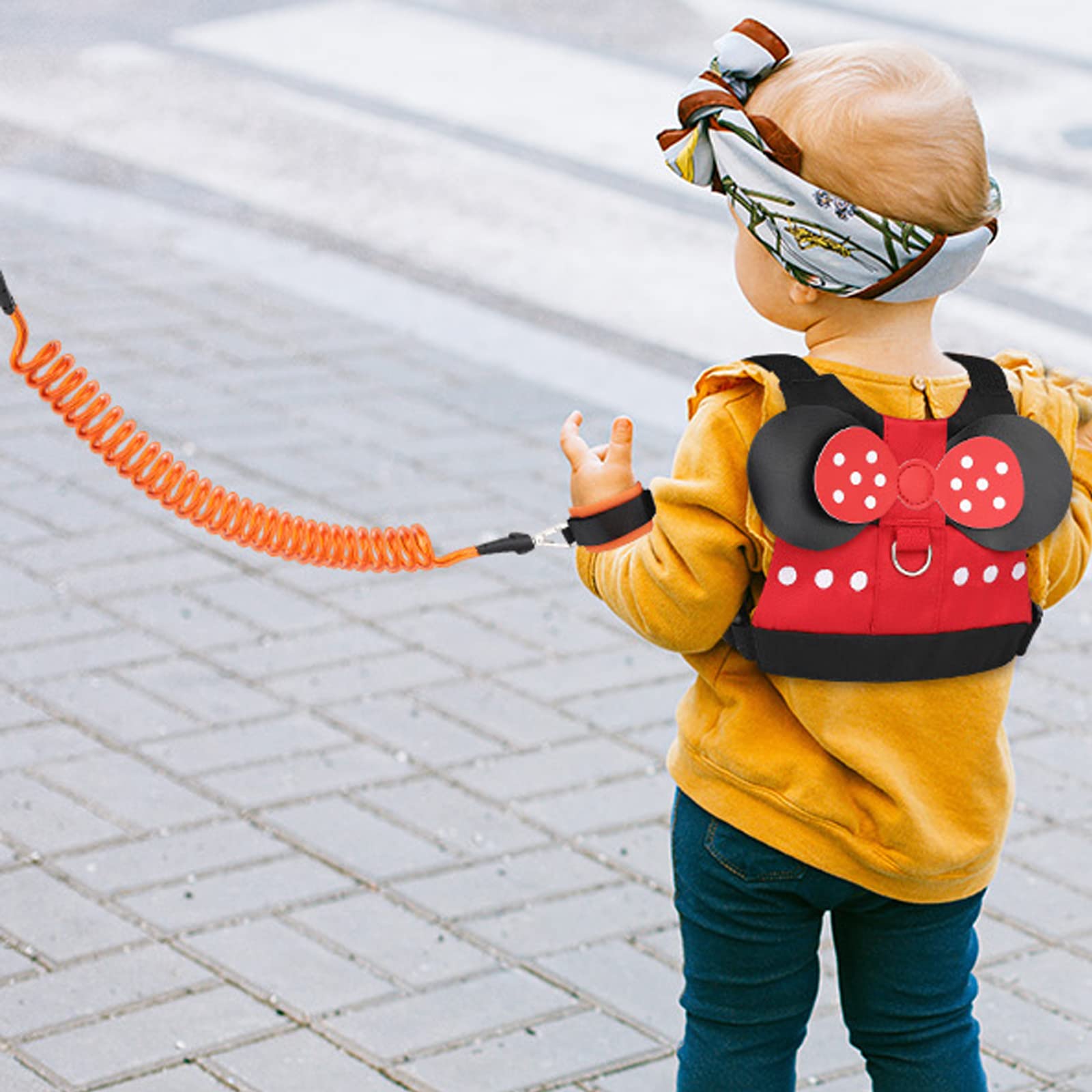 Accmor adjustable shoulder and chest straps ensure a comfy fit for toddlers aged 1-5.