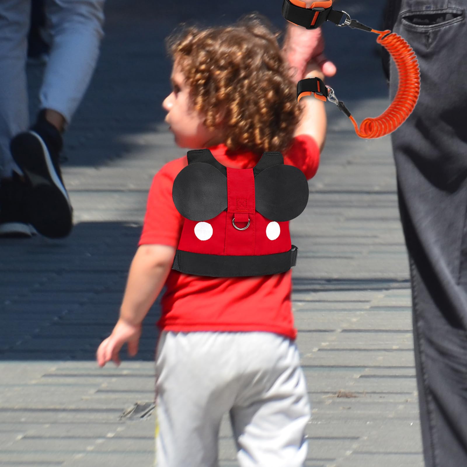 Accmor toddler-leash-harness adjustable-length section supports flexible walking.