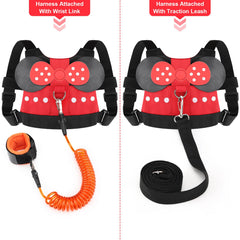 Accmor toddler leash harness close-up of removable metal swivel hook for easy detachment.