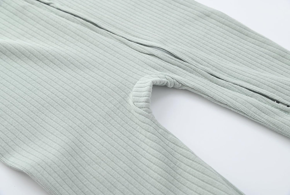ACESTAR two-way zipper enables neck-to-feet opening for easy diaper changes