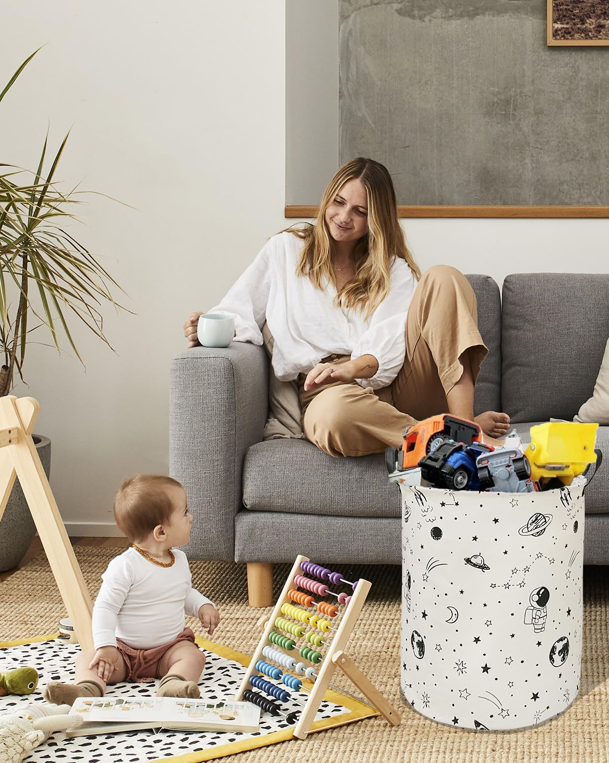 ACMUUNI hamper with handles and collapsible design offers easy portable organization.