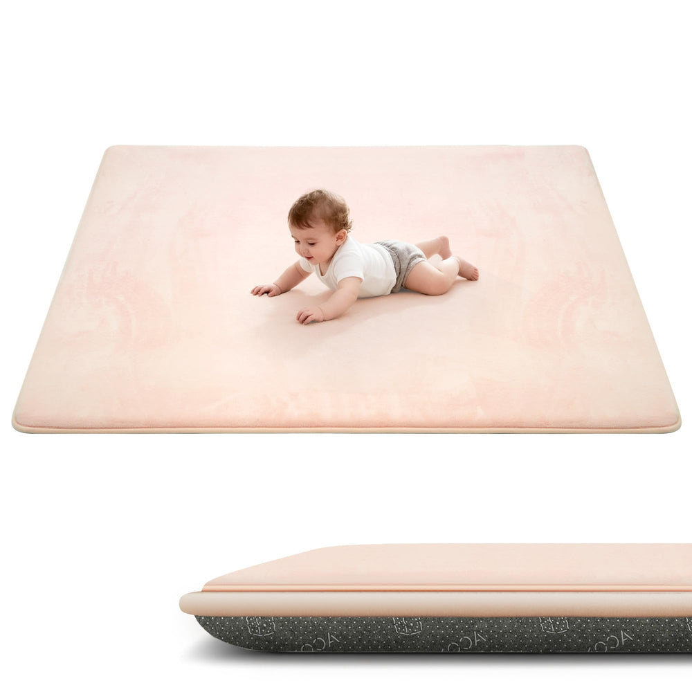 ACOMOPACK play mat during tummy time offering cushioned support for tiny knees.