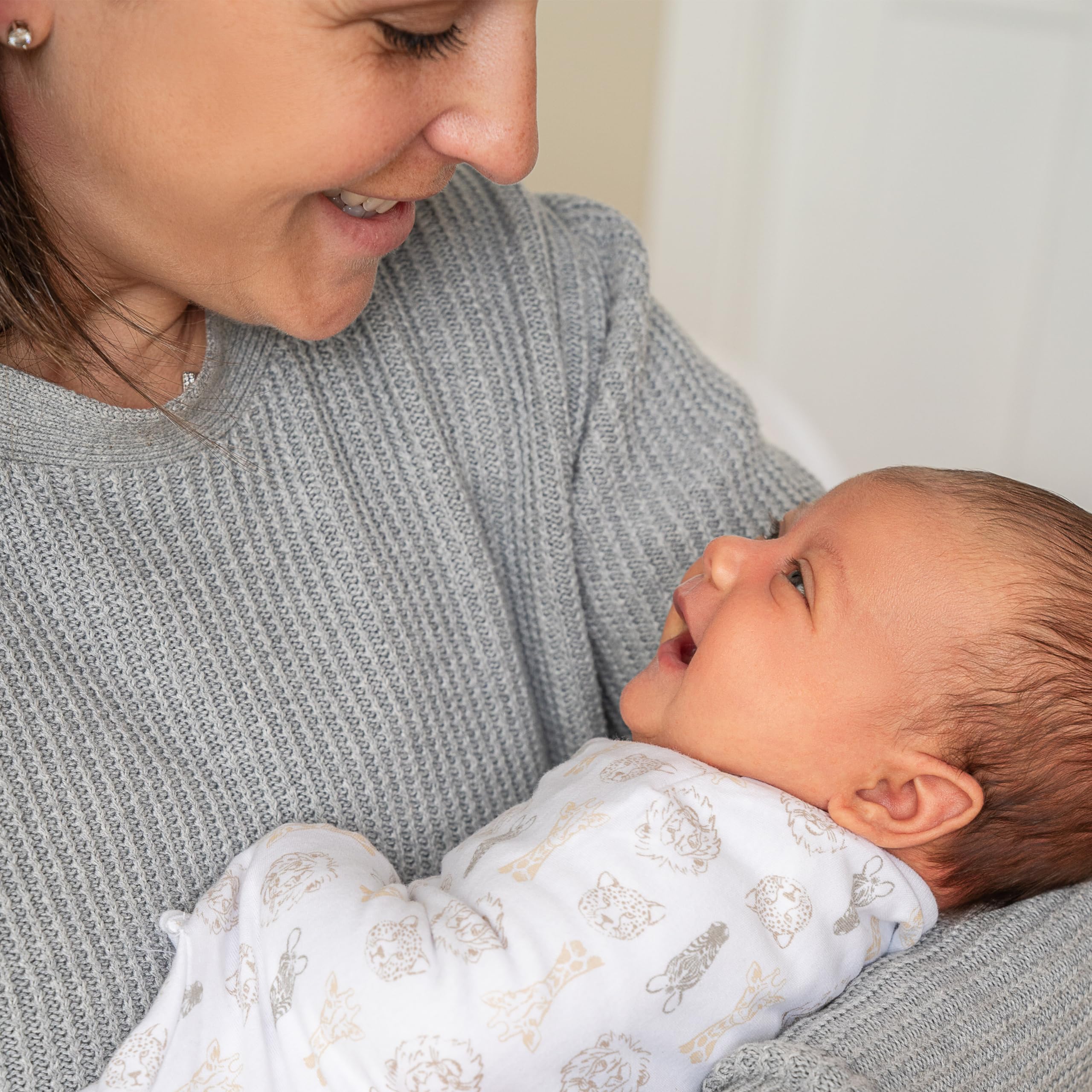 aden + anais Easy Swaddle Wrap close-up of adjustable fasteners for arms in or out