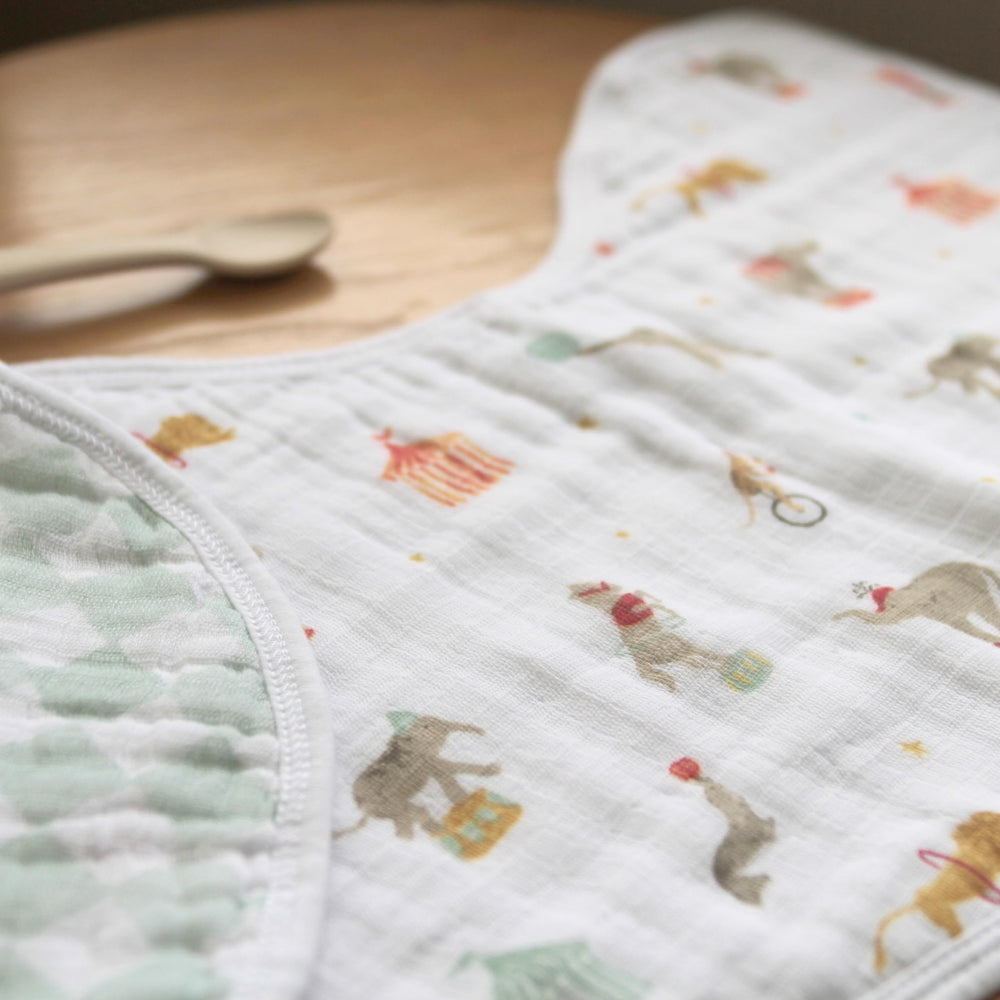 aden + anais Burpy Bib uses four-layer muslin to absorb dribbles gently
