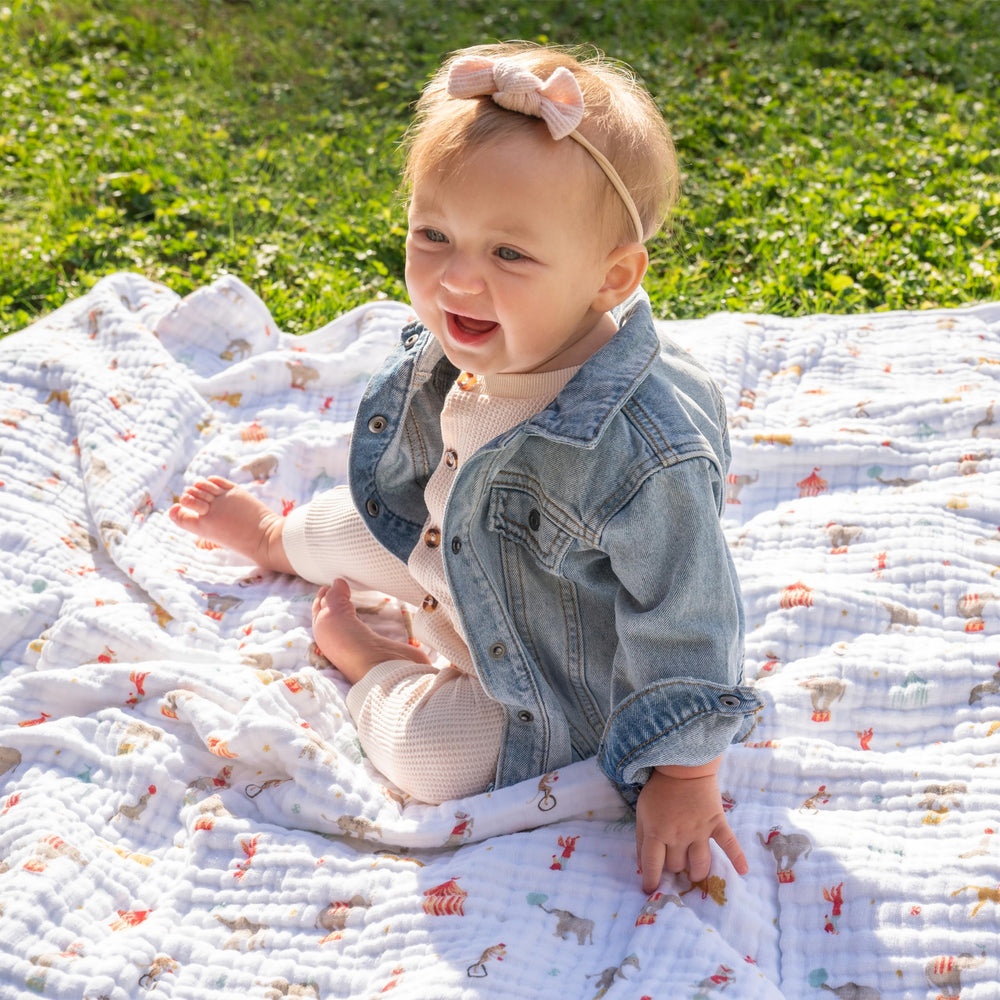 aden + anais Essentials Dream Blanket close-up, breathable cotton muslin texture for skin-friendly softness