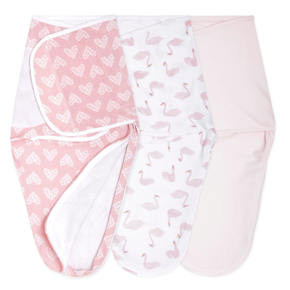 aden + anais essentials easy wrap bottom zipper closeup enables easy diaper changes.