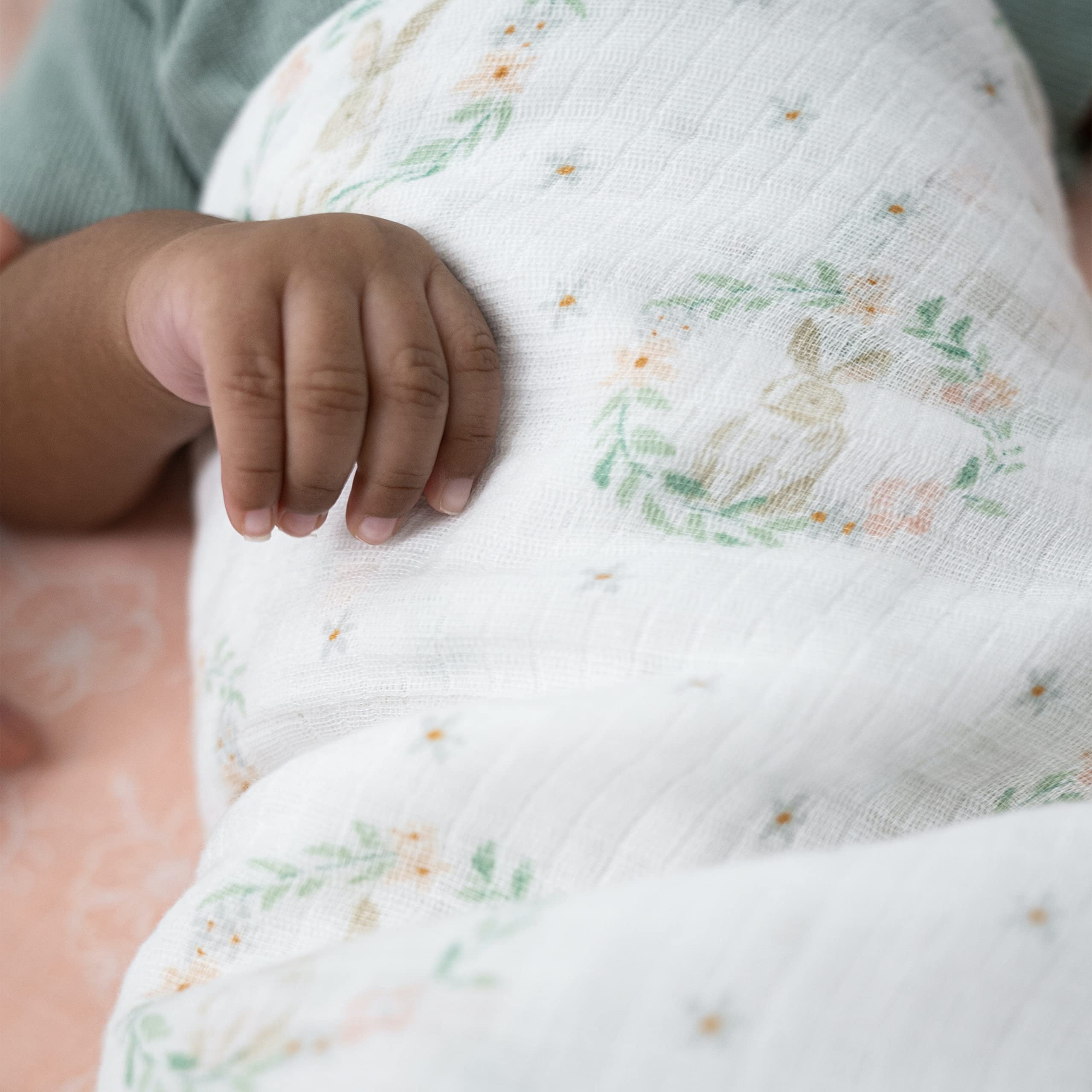 aden + anais suitable for newborns through toddlers due to durable muslin weave.