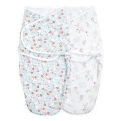 aden + anais Essentials swaddle wrap bottom zipper closeup enables easy diaper changes.