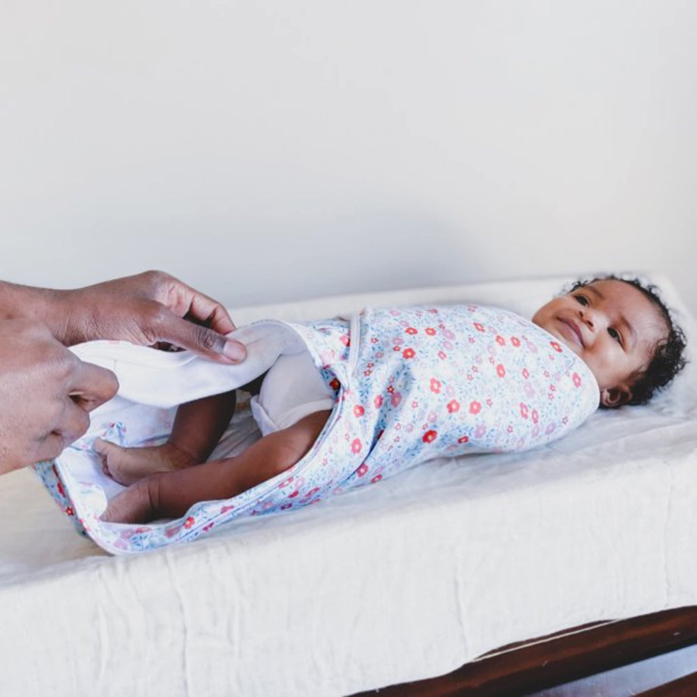 aden + anais Essentials swaddle wrap small/medium 0-3 months snug fit.