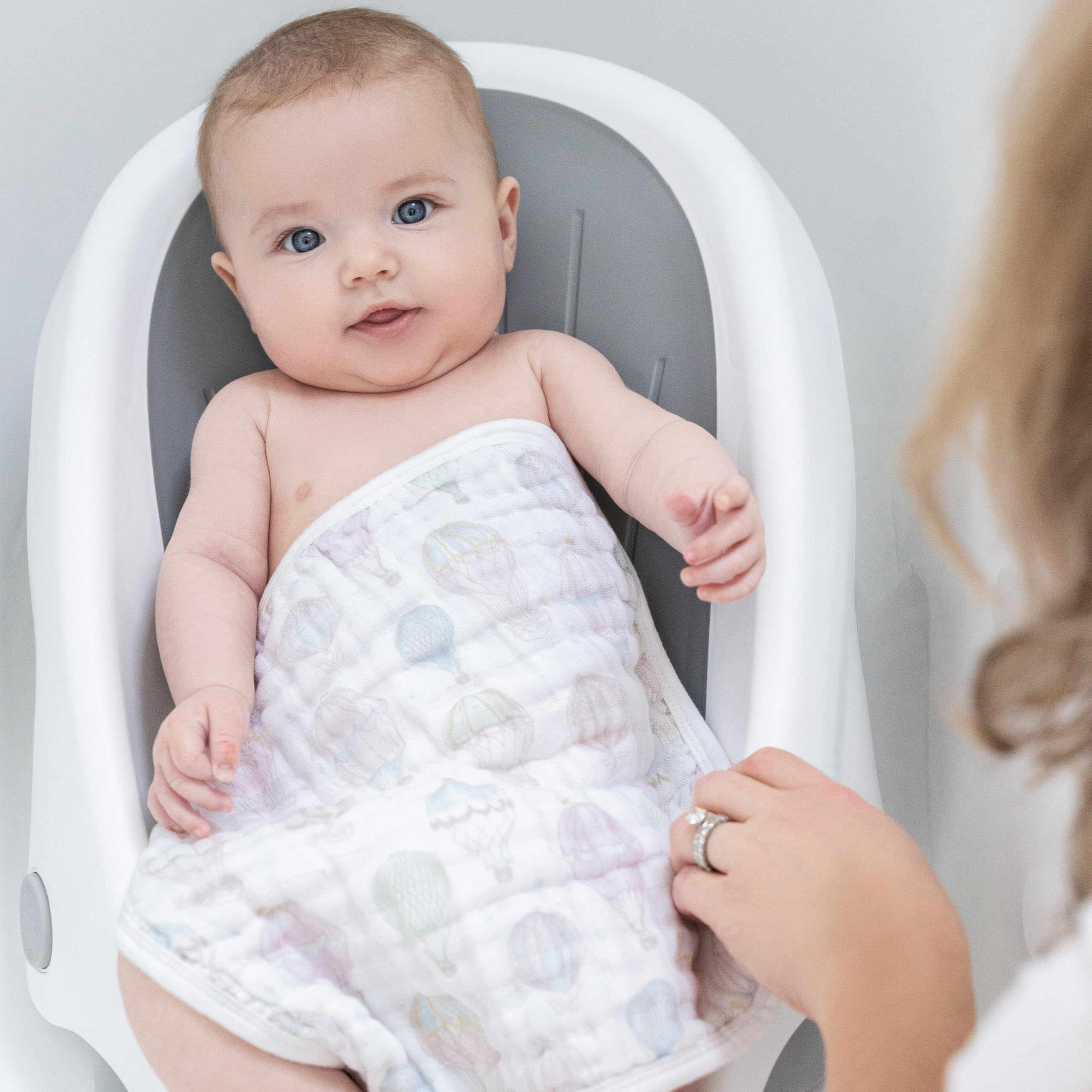 aden + anais Organic Washcloth 3-pack shows 3-layer absorbency for spills and messes