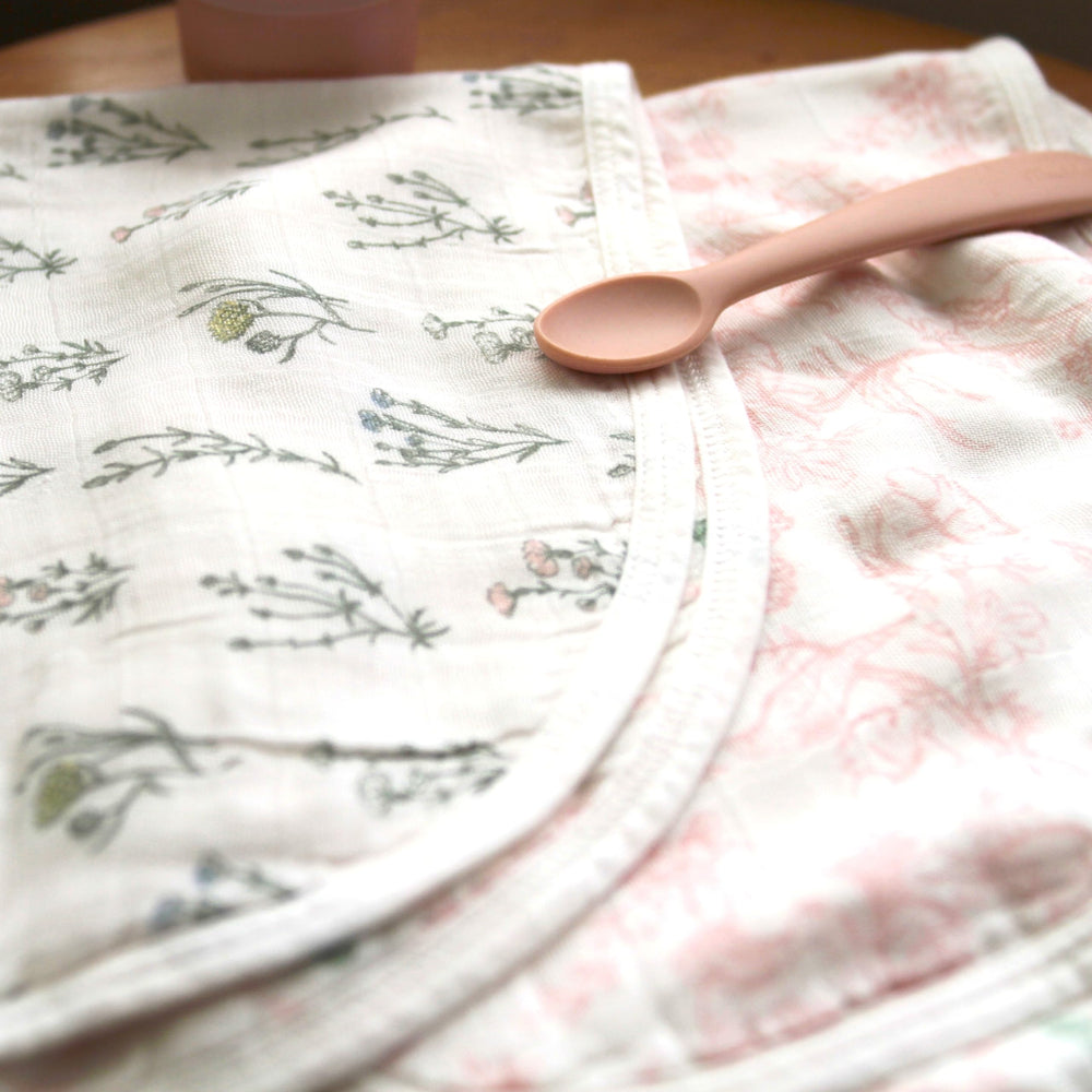 aden + anais Silky Soft Burpy Bib four-layer absorbent bamboo fabric texture