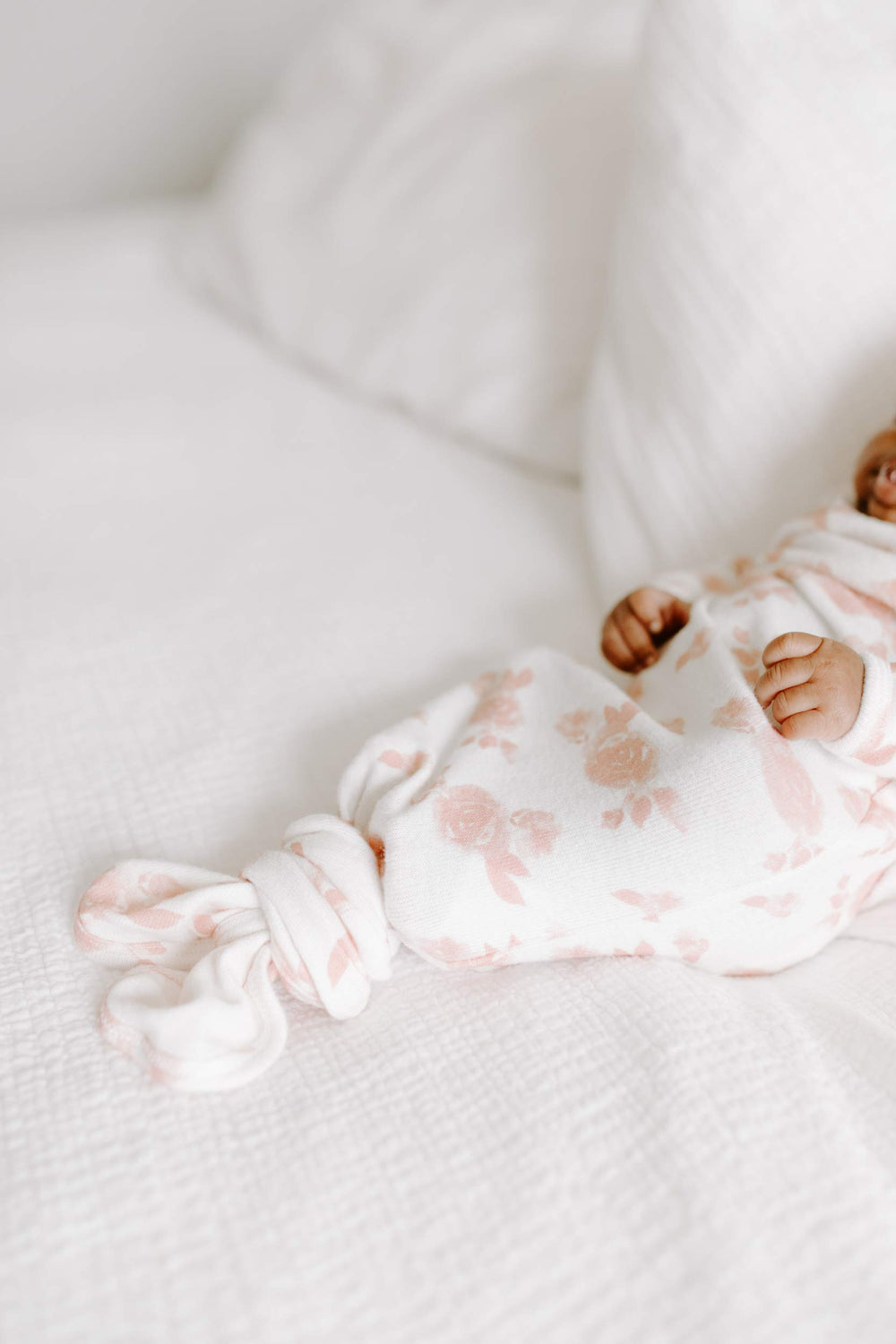 aden + anais snuggle-knit 4-piece gift set featuring cozy essentials.