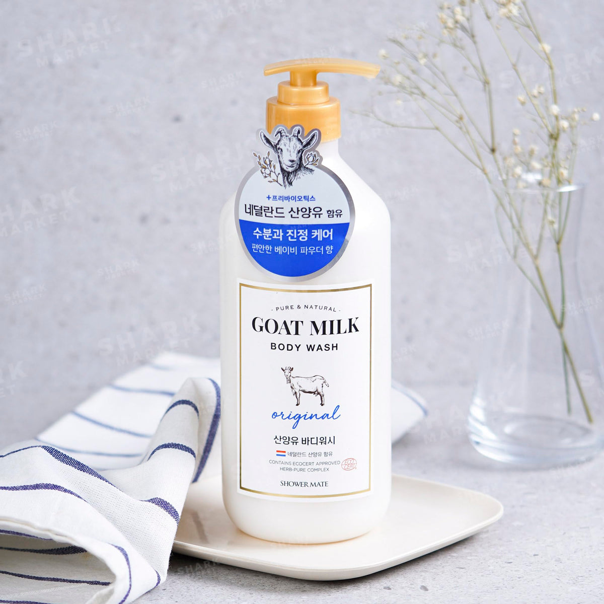 Aekyung Showermate Goat Milk Body Wash bottle for hydrating skin and gentle cleanse.