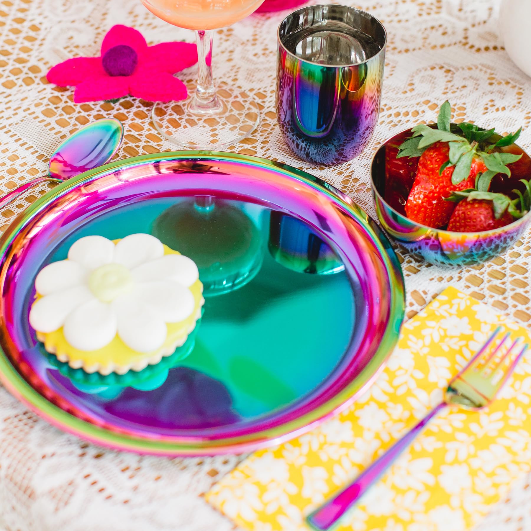 Ahimsa sturdy-tips image conveys safety-conscious design for growing eaters.
