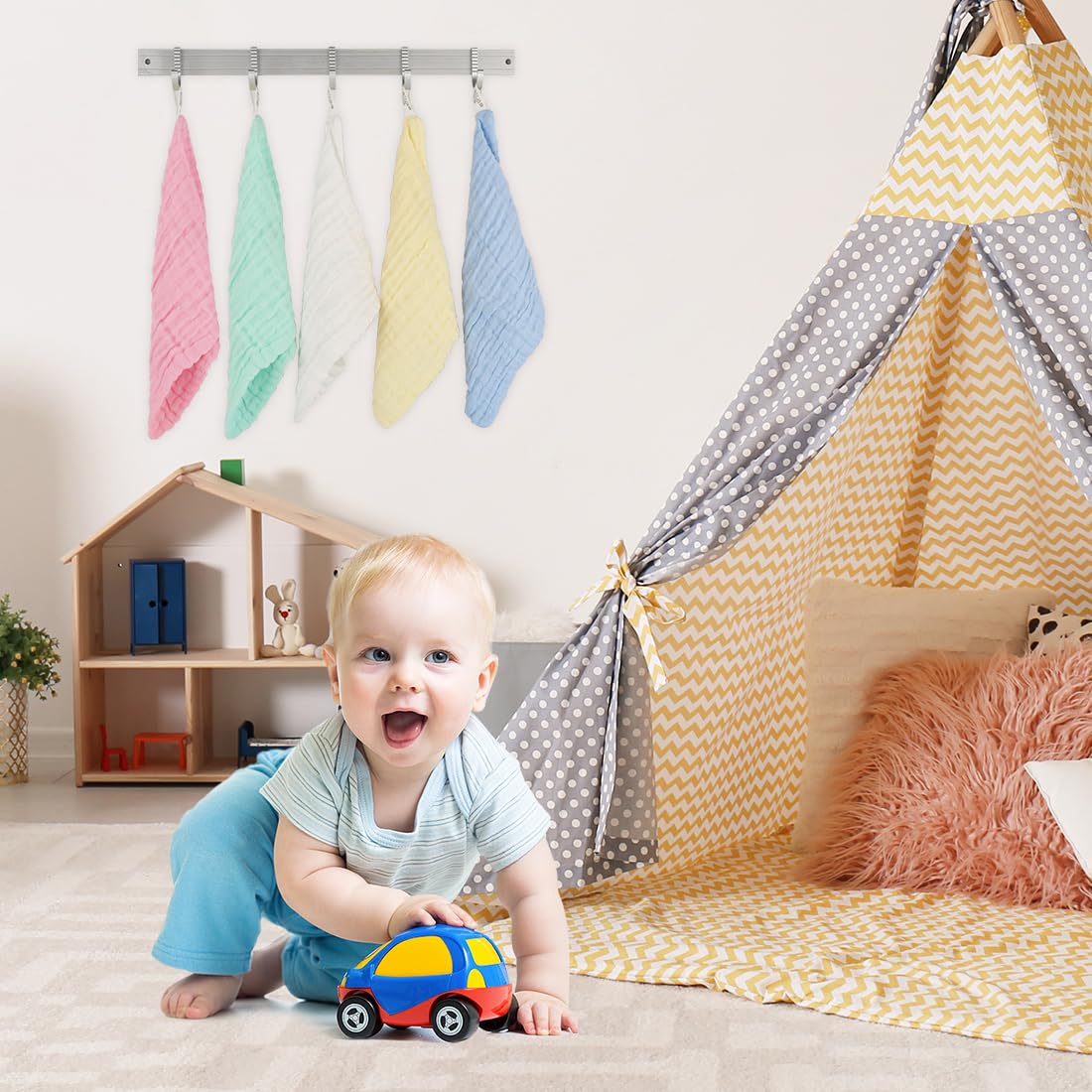 AIDEA baby bath-time setup featuring washcloths for gentle cleansing.