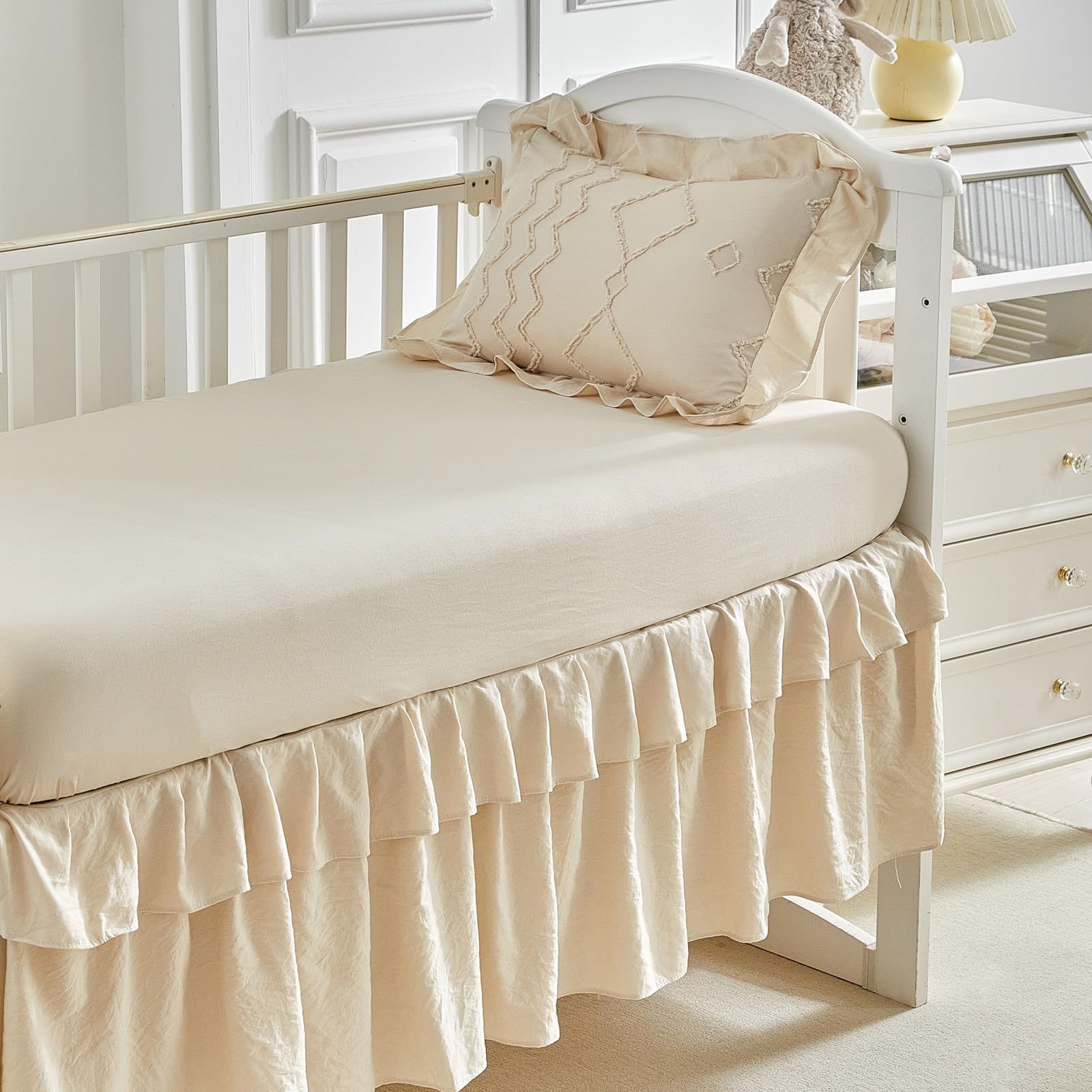 AIKASY environmentally friendly polyester fabric delivers easy care and year-round comfort.