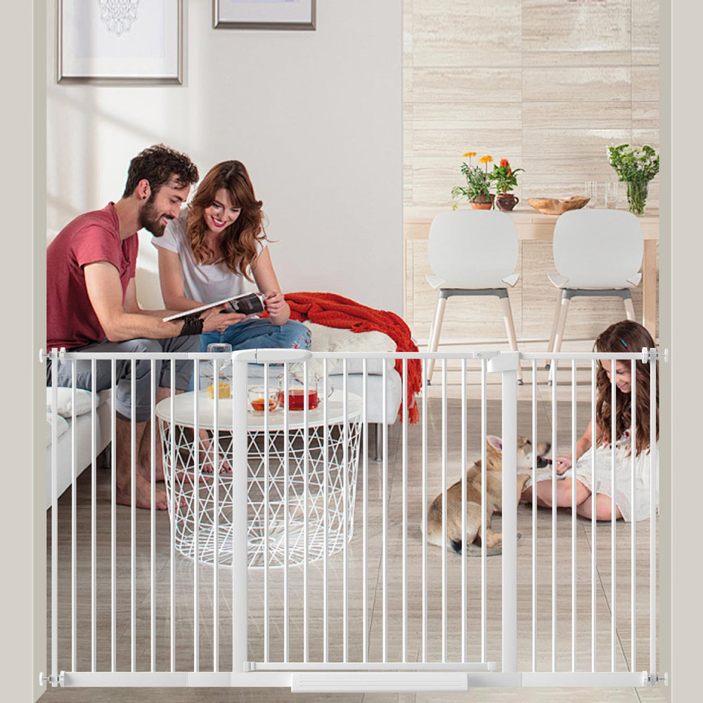 AIKSIWAI extra-wide gate extends to 77.36 inches for wide doorways and safer passage.