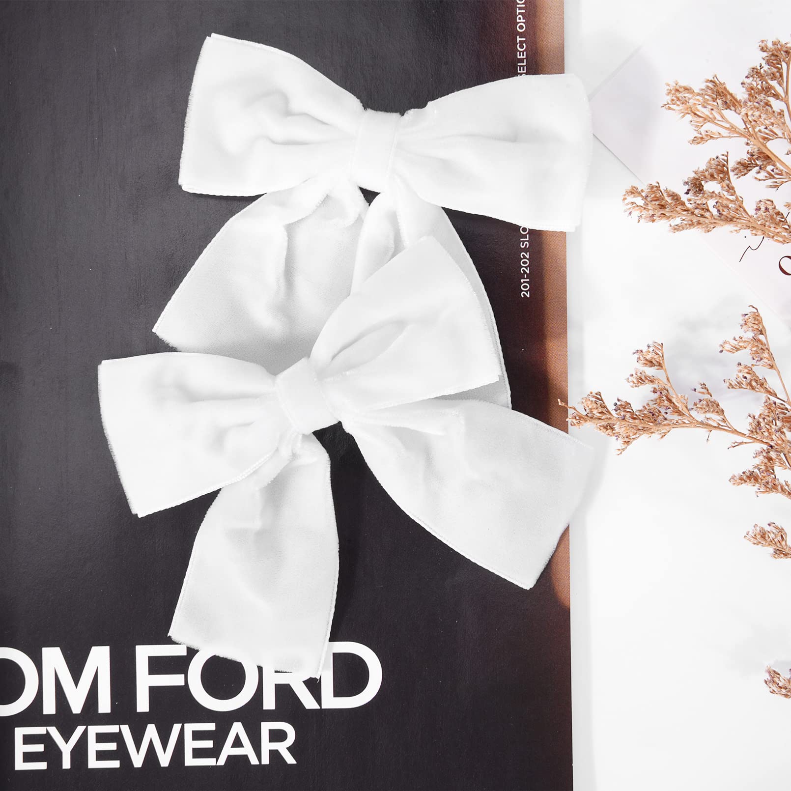 Aileam gift-ready velvet bow set ideal for gifting little ones