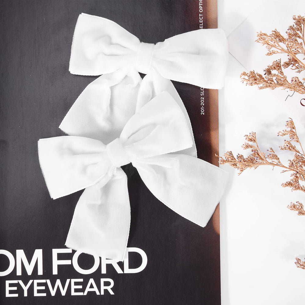 Aileam gift-ready velvet bow set ideal for gifting little ones