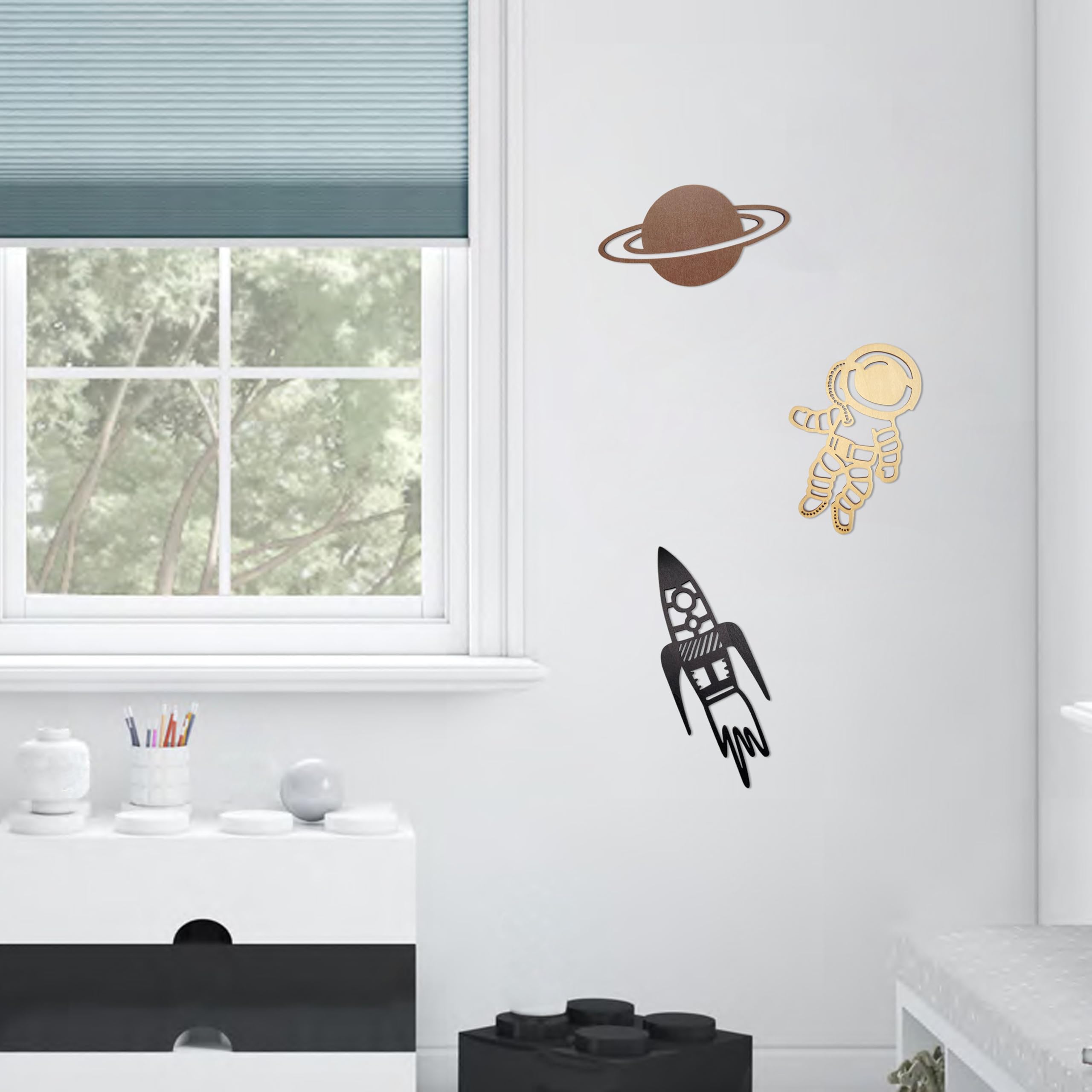 Ajqiomh Space Trio wall mount adhesive enables quick, damage-free installation