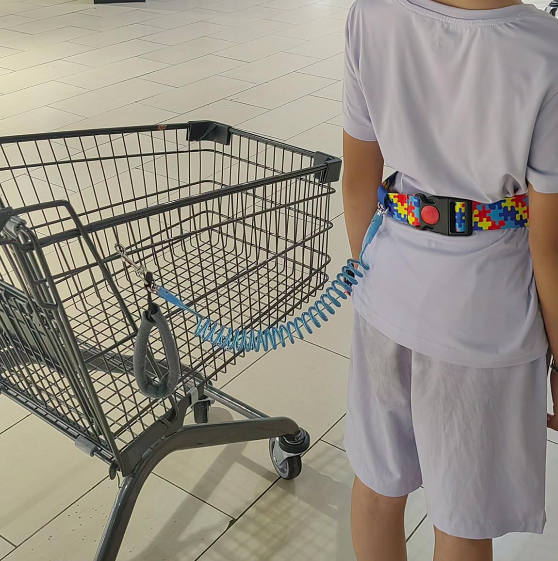 Ajqxh child safety harness on travel demonstrates reliable hands-free supervision.