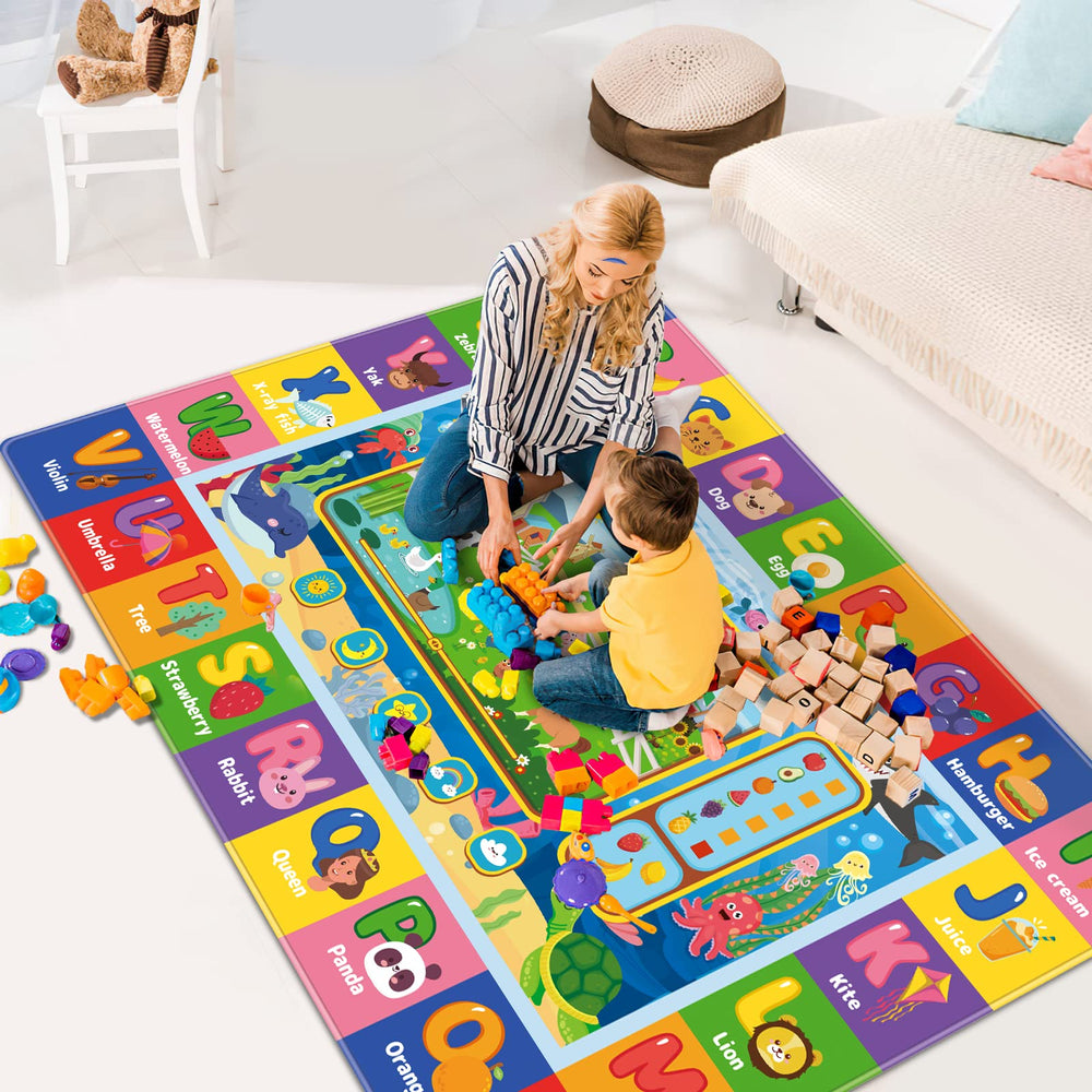 AKASISRUG colorful animal patterns encourage exploration during early play.