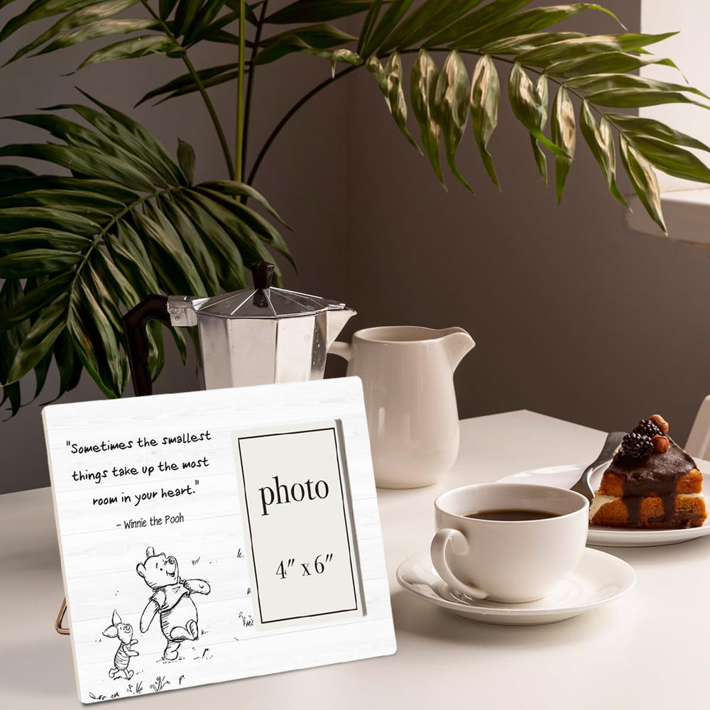 AKFVNSFK Classic Pooh Frame close-up showing premium wood texture and odor-free finish