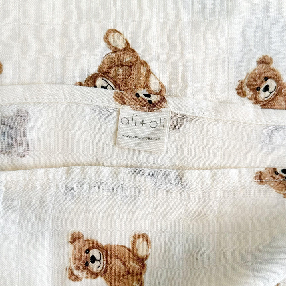 Ali+Oli swaddle being machine washed for easy care