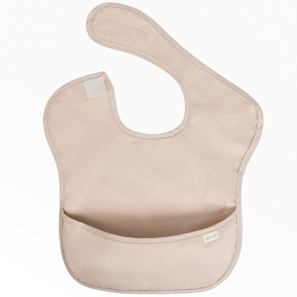 Ali+Oli Smock Bib machine-washable label for easy cleanup after meals