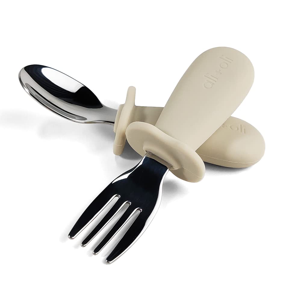 Ali+Oli spoon-fork learning set in khaki packaging supports beginner meals safely