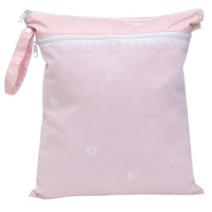 Ali+Oli dual-compartment design separates wet and dry items for easy packing.