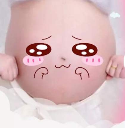 ALINILA maternity photo bump close-up inspires creative, lighthearted portraits.