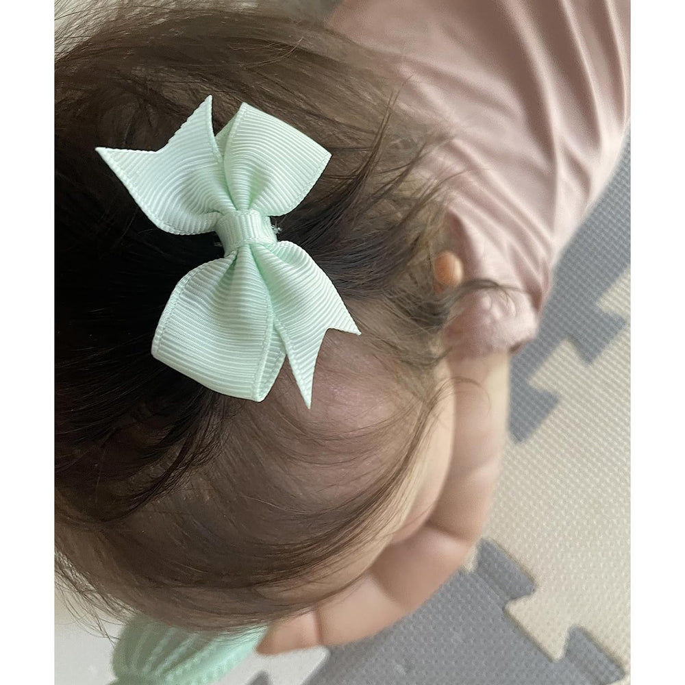ALinmo bangs and ponytails ready with 2-inch clips for easy wear.