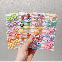 ALTALIVA flower design hairband adds cute detail while holding hair securely