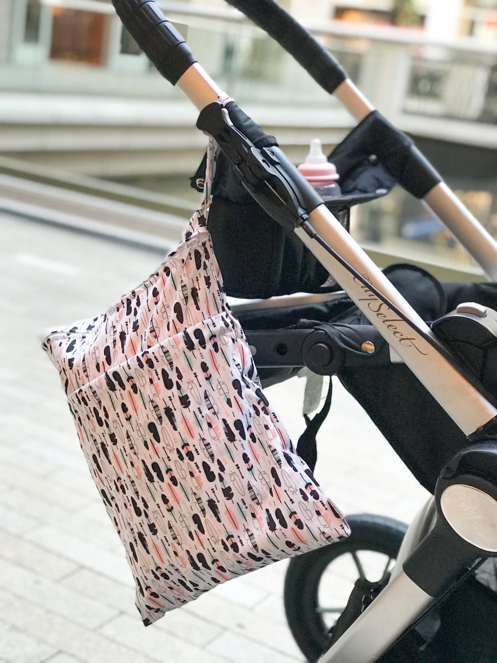 ALVABABY small wet-dry bag fits toiletries or socks for gym days.