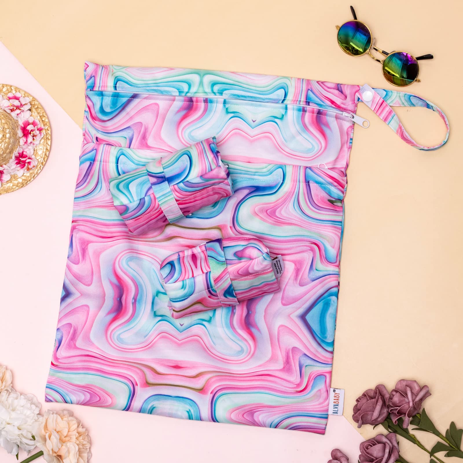 ALVABABY travel-friendly handle for easy carrying on the go.