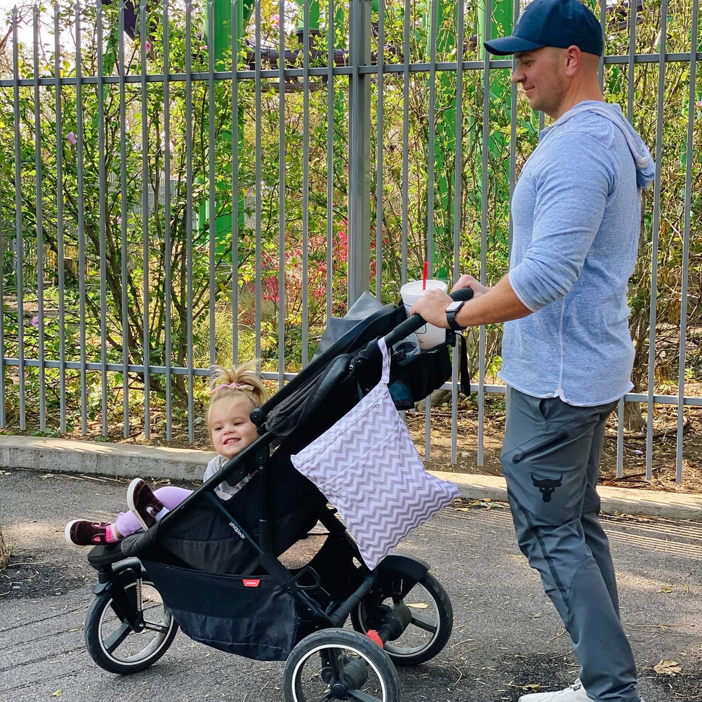 ALVABABY wet-dry bag is versatile for travel, cosmetics, or gym gear.