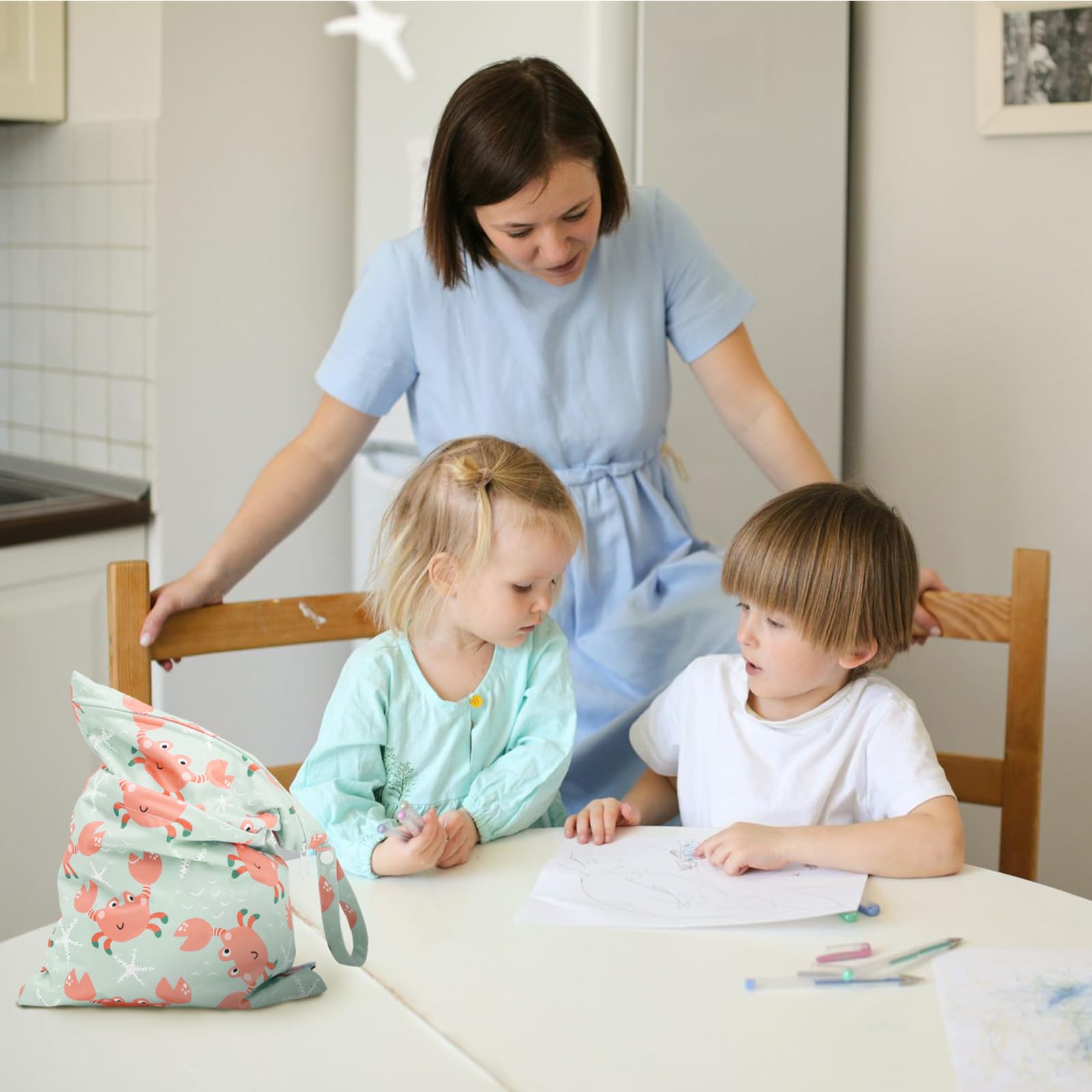 ALVABABY wet/dry bag multipurpose-organizer; fits cosmetics or toiletries neatly.