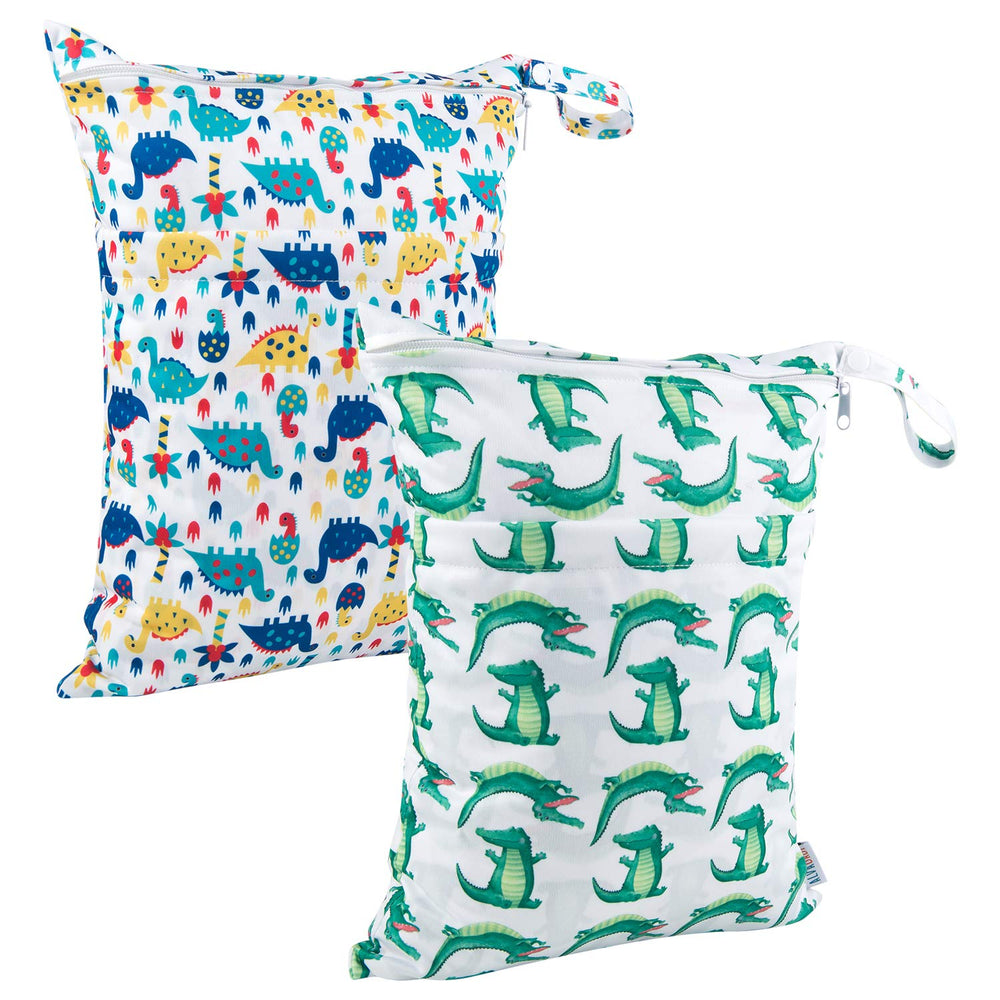 ALVABABY waterproof material keeps wet items contained and protected.