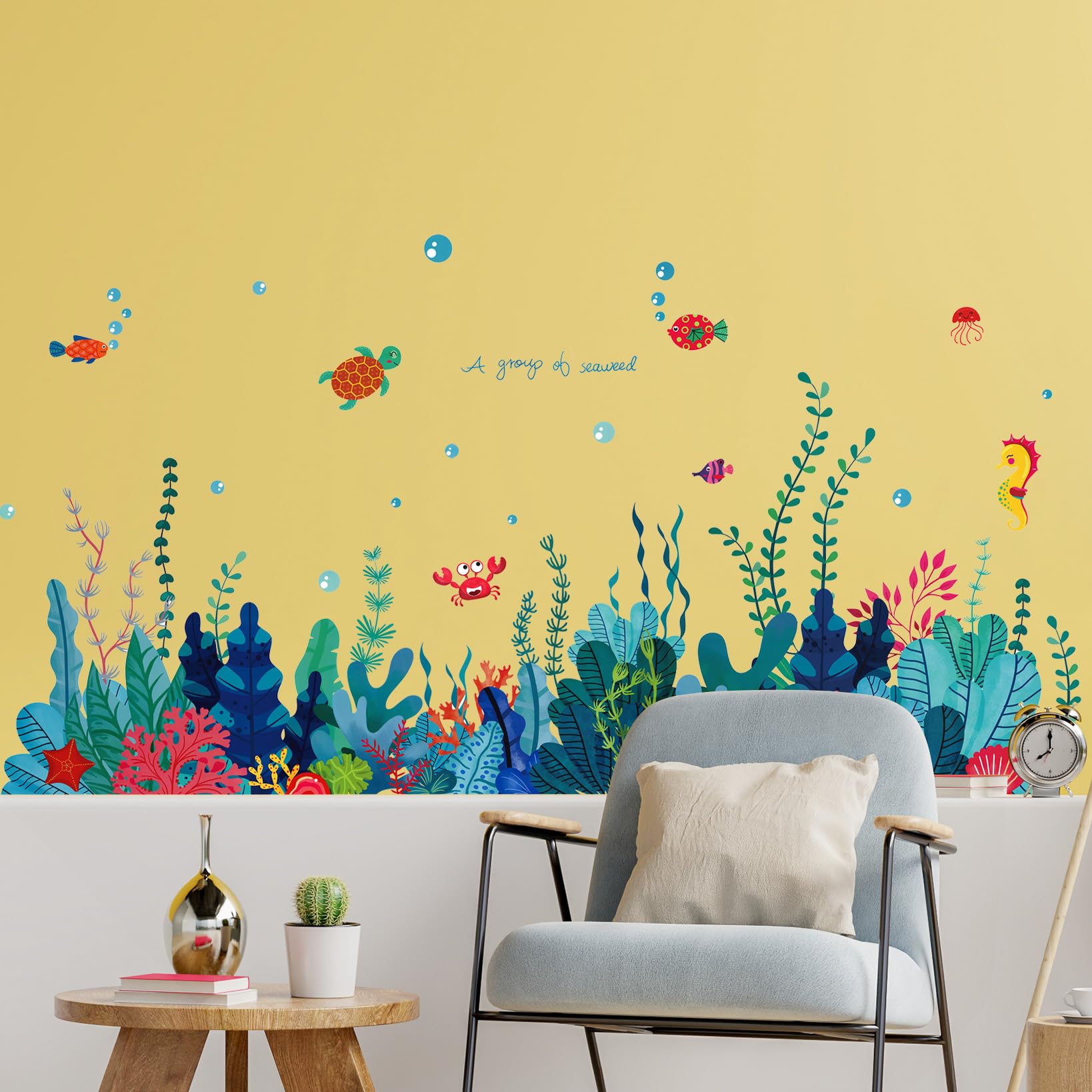 AM AMAONM ocean-grass wall sticker brightens a bathroom with coastal color.