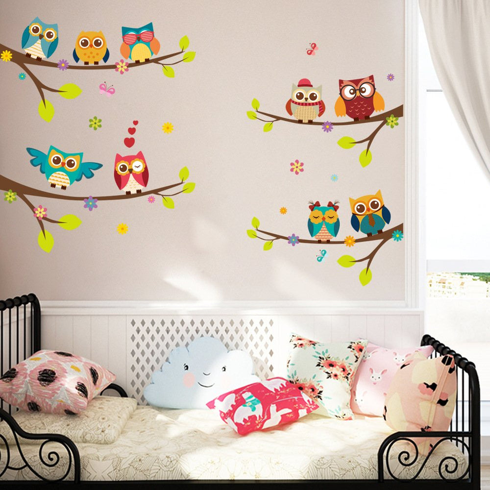 AM AMAONM tree-branch owl decor supports safe, non-toxic playroom styling.