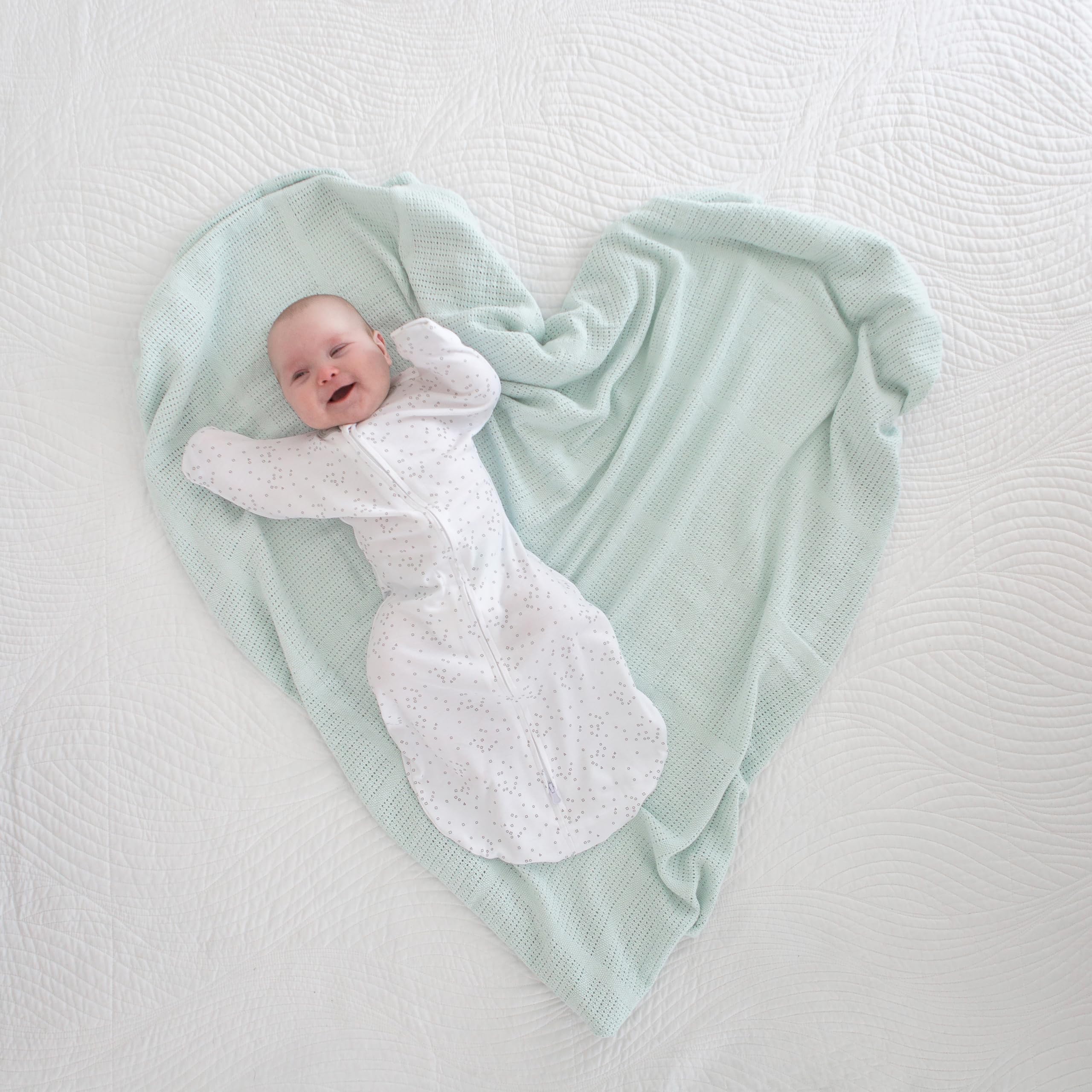 Amazing Baby cellular blanket baby sleep setup demonstrates breathable knit for comfortable nights.