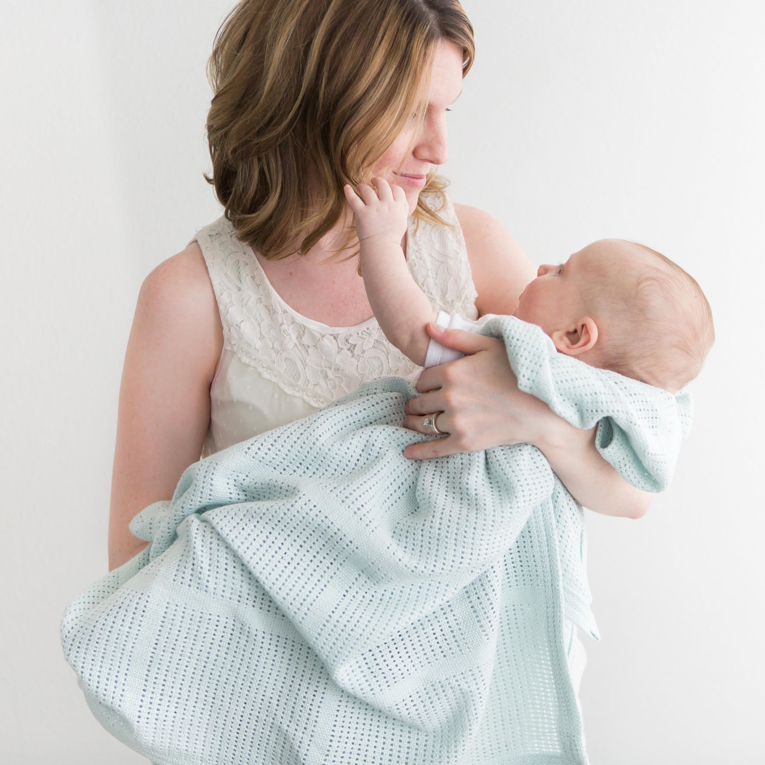 Amazing Baby cellular blanket baby toddler use shows versatile warmth for growing child.