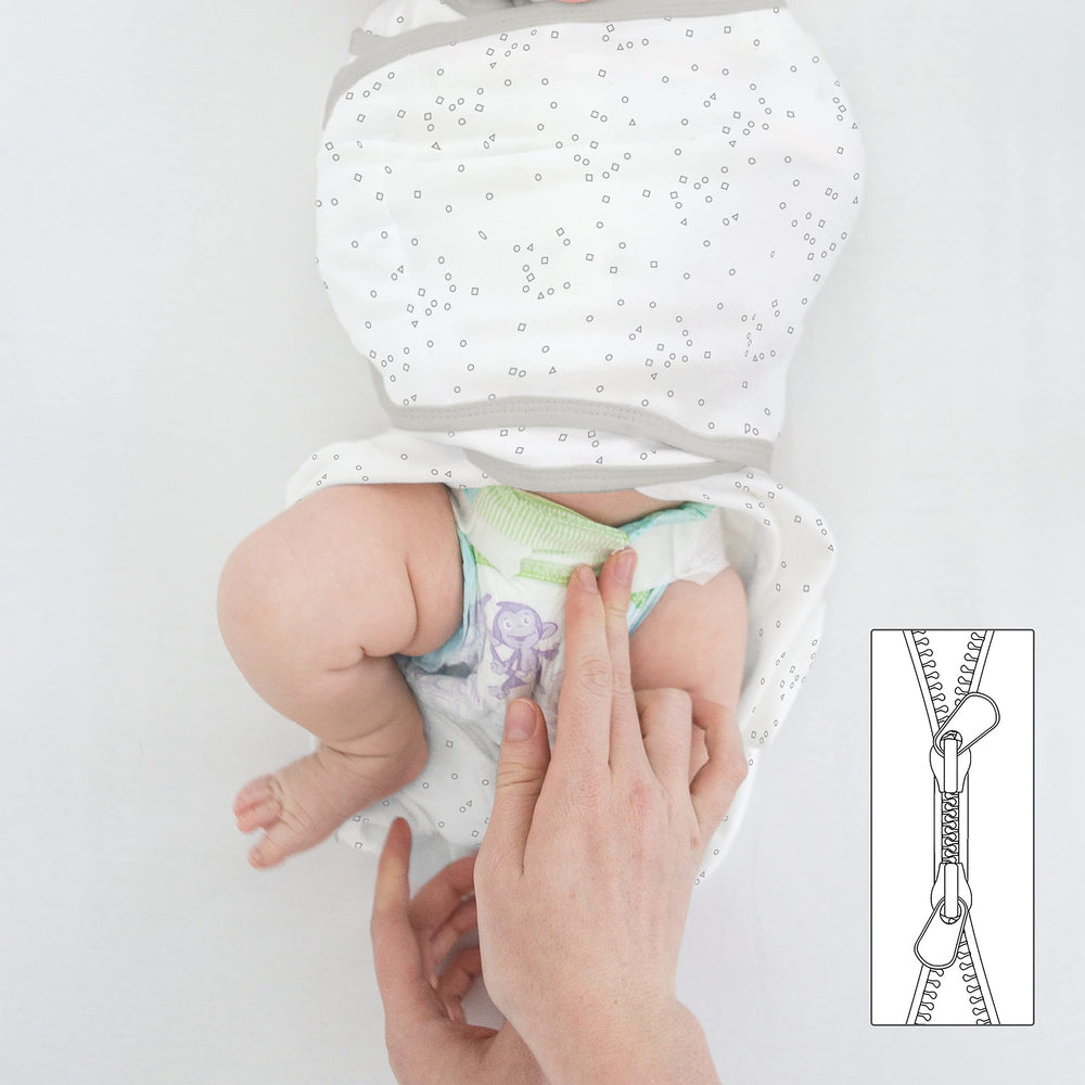 Amazing Baby Omni Swaddle Sack two-way zipper enables easy diaper checks.
