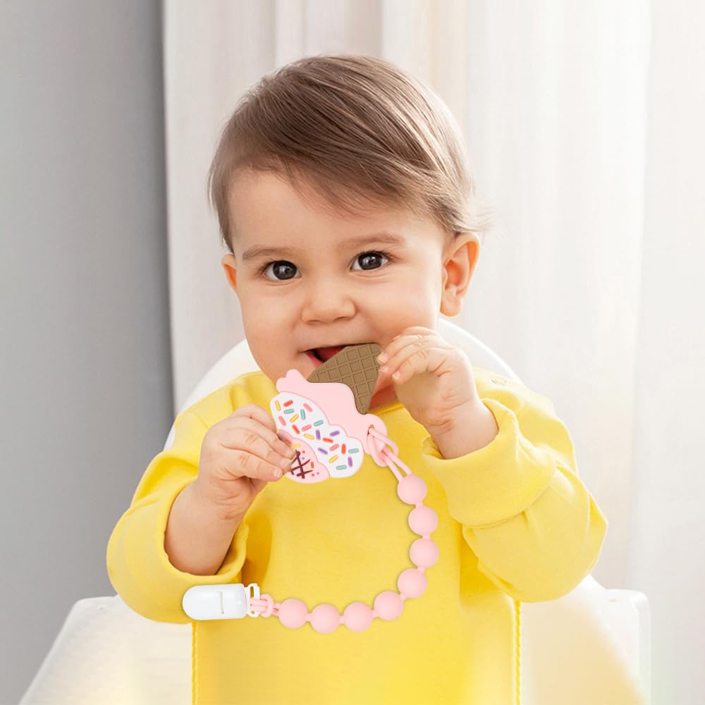 AmazingM clip-on design keeps the teether within reach on stroller or clothes.