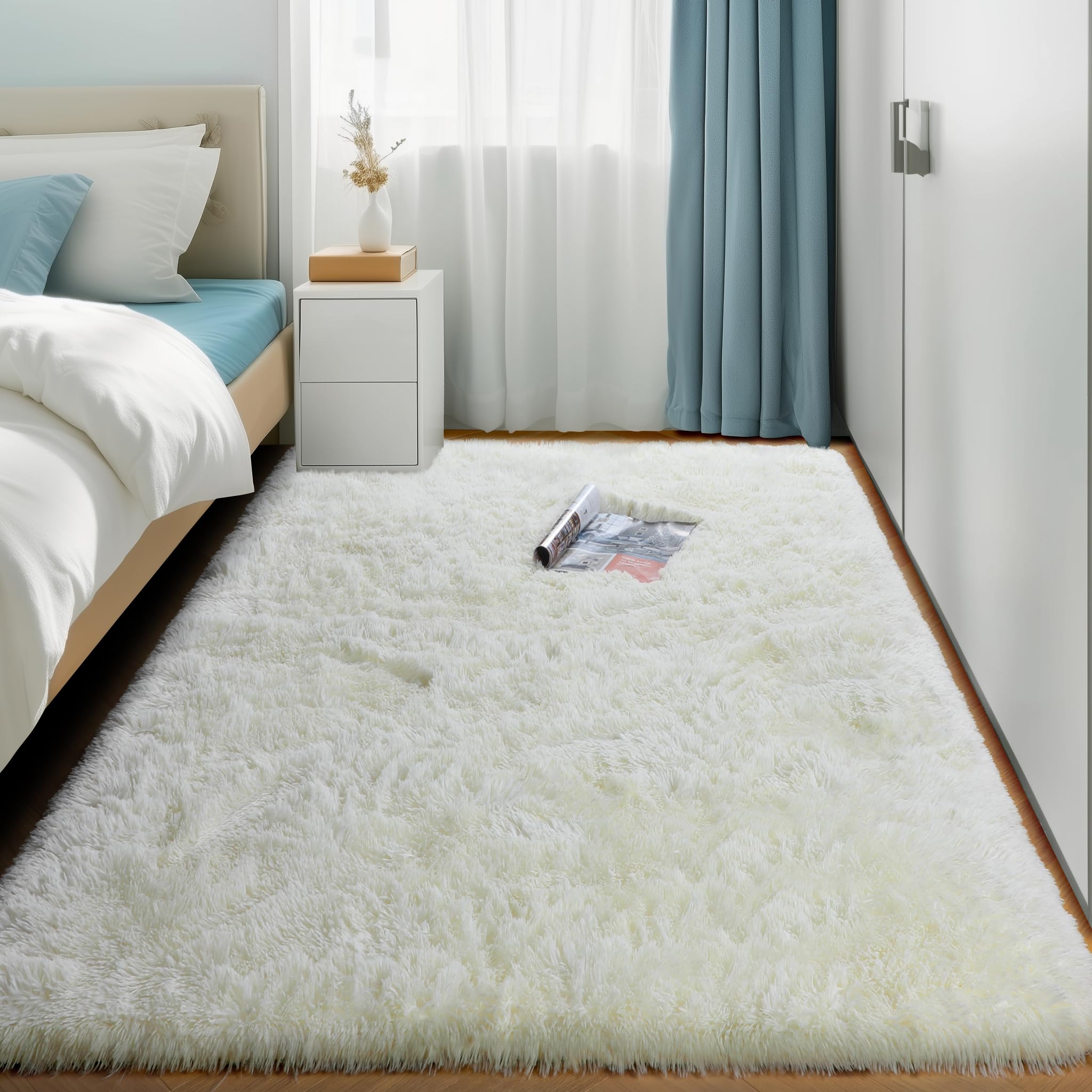 Amdrebio ivory white rug is machine-washable for easy cleaning.