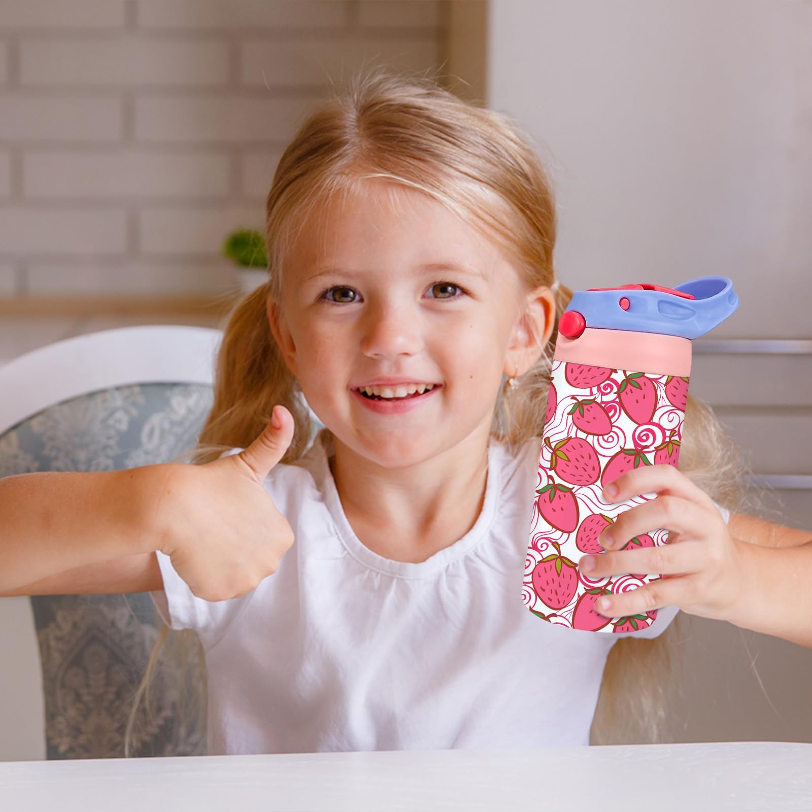 Amgkonp 2-straw purple lid close-up emphasizes secure straw fit and spill prevention.