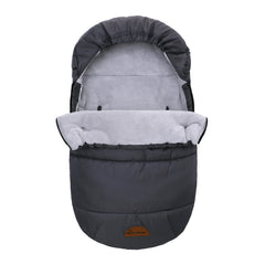 Amo Nenes winter sleeping bag hooded, showing cozy warmth for baby in cold weather.